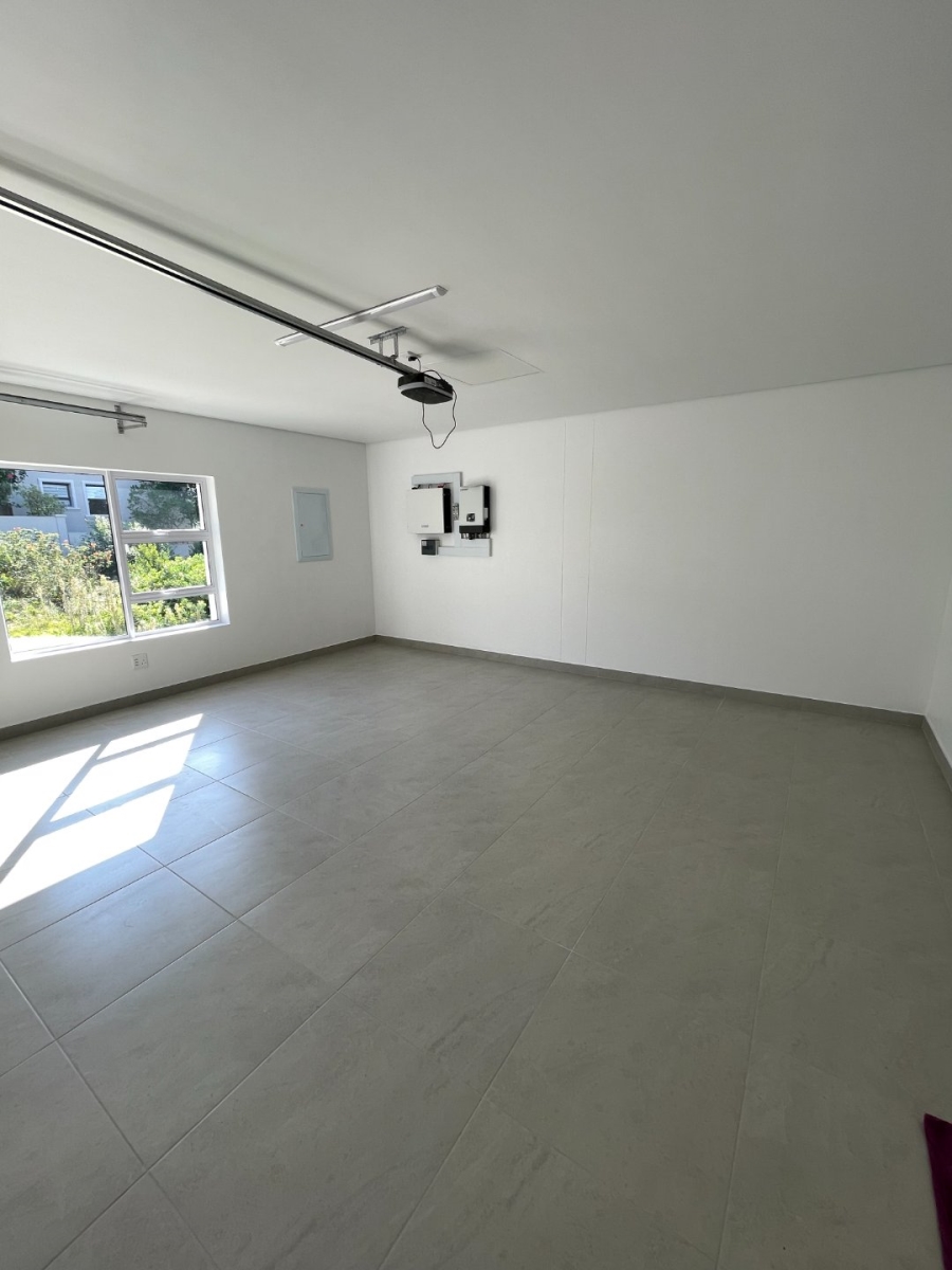 4 Bedroom Property for Sale in Whale Rock Heights Western Cape